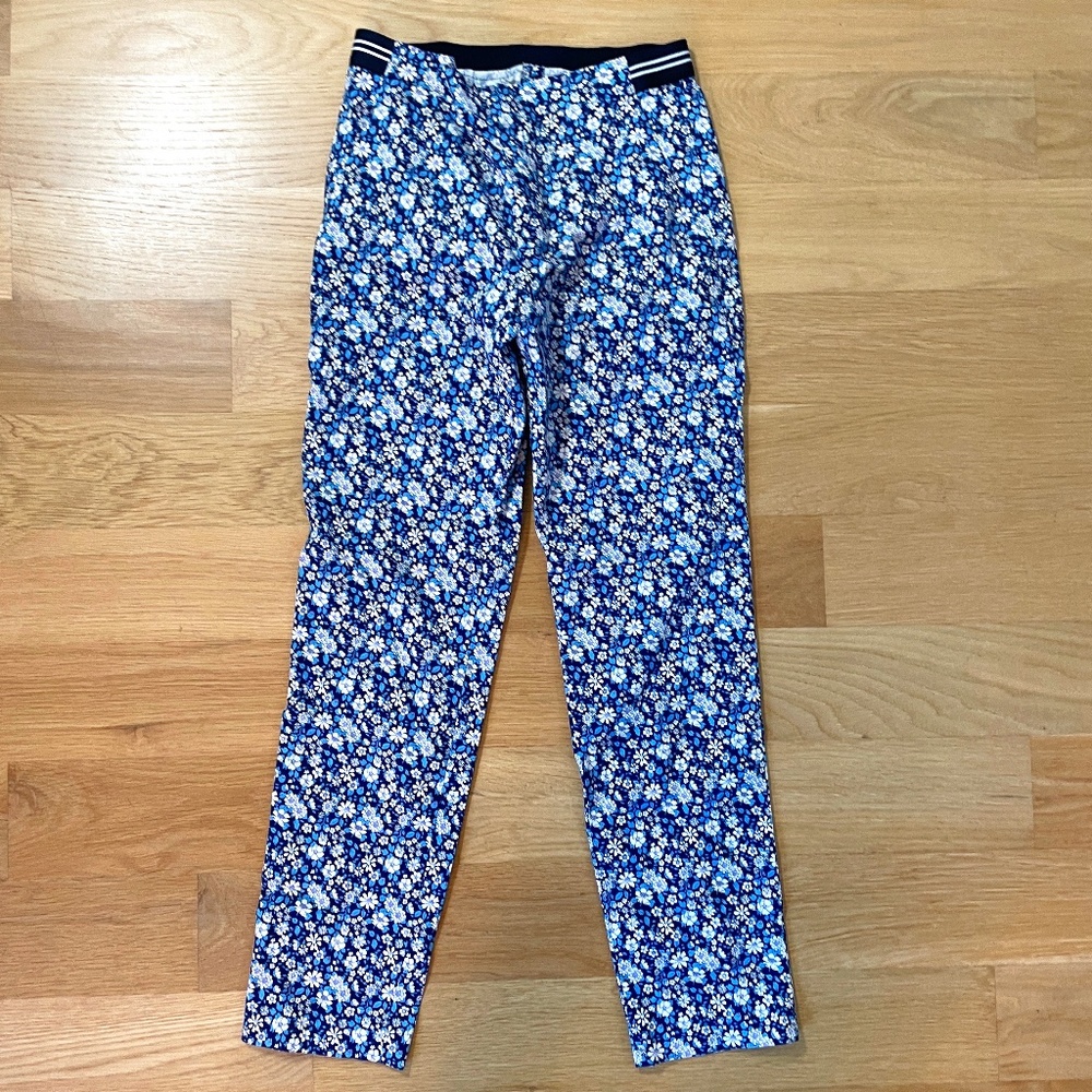 Uniqlo Elastic Waist Pull On Pants with 4 pockets